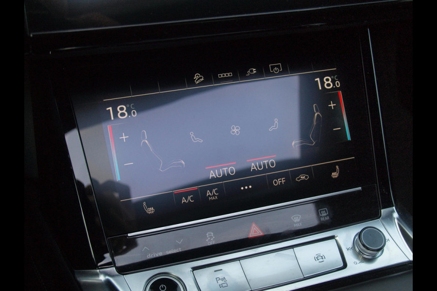 Audi e-tron Sportback 55 quattro S edition 95 kWh | Panoramadak | 360 Camera | Dubbele Laadpoort | Apple Carplay | ACC | NL-auto |