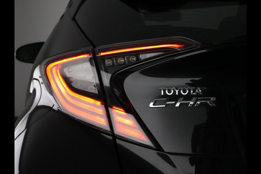 Toyota C-HR 1.8 Hybrid Style | Stuur- & Stoelverwarming | JBL Audio | Parkeersensoren Voor & Achter | Navigatie |
