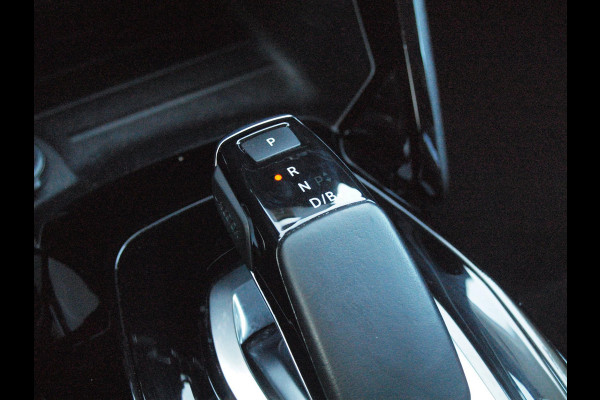 Peugeot e-2008 EV Blue Lease Allure 50 kWh | SOH 94% | Camera | Apple Carplay | Navi | DAB | NL-Auto