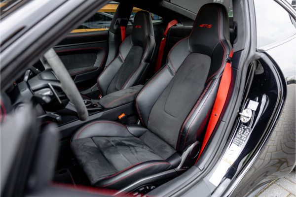 Porsche 911 3.0 Carrera 4 GTS - BTW | Sport Chrono + | Panorama | Bose | Alcantara