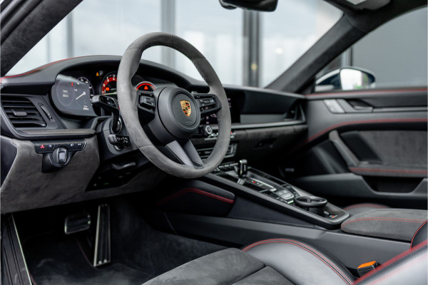 Porsche 911 3.0 Carrera 4 GTS - BTW | Sport Chrono + | Panorama | Bose | Alcantara
