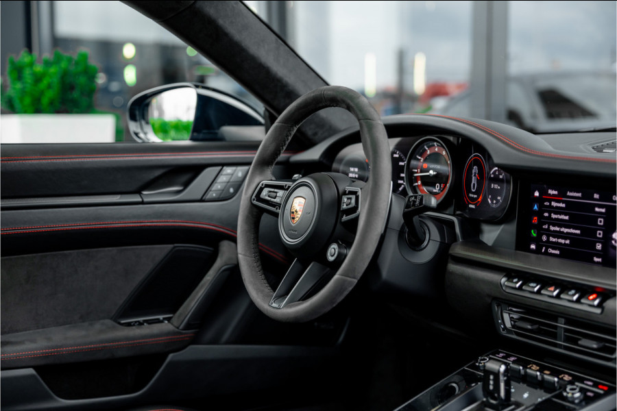 Porsche 911 3.0 Carrera 4 GTS - BTW | Sport Chrono + | Panorama | Bose | Alcantara