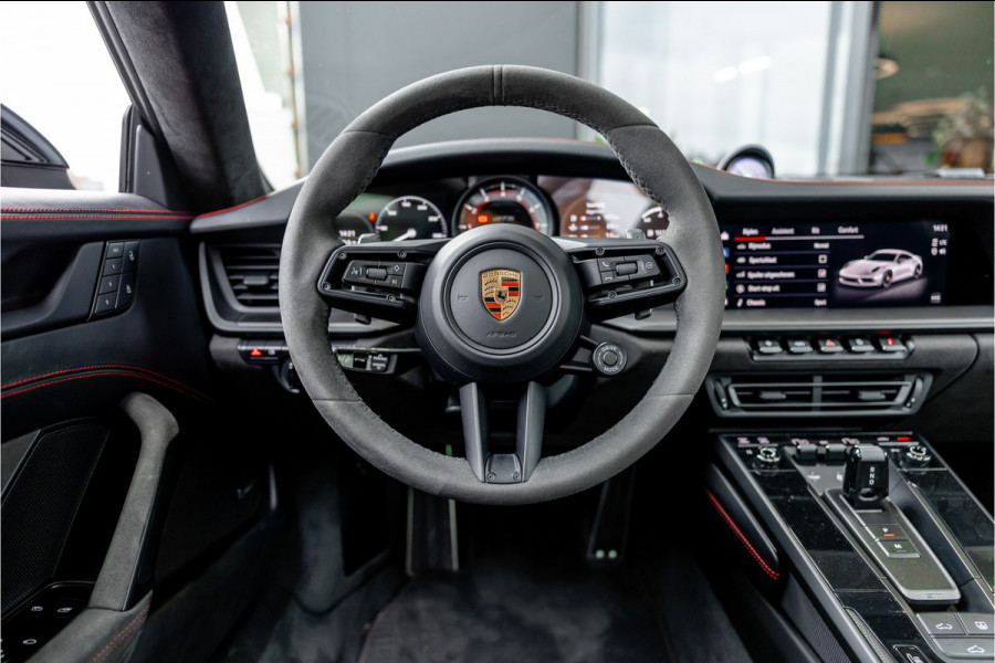 Porsche 911 3.0 Carrera 4 GTS - BTW | Sport Chrono + | Panorama | Bose | Alcantara
