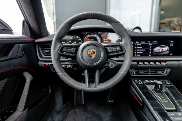 Porsche 911 3.0 Carrera 4 GTS - BTW | Sport Chrono + | Panorama | Bose | Alcantara