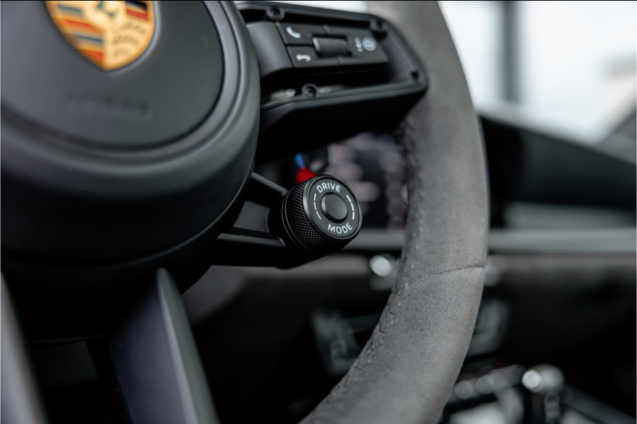 Porsche 911 3.0 Carrera 4 GTS - BTW | Sport Chrono + | Panorama | Bose | Alcantara