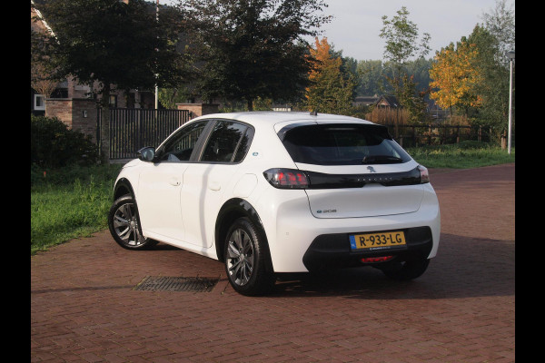 Peugeot e-208 EV 50 kWh | SOH 92% | Apple Carplay | Parkeersensoren | Navi | Cruise Control | NL-Auto |