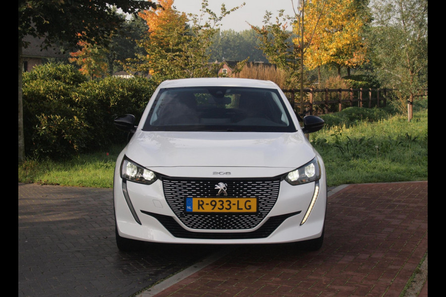 Peugeot e-208 EV 50 kWh | SOH 92% | Apple Carplay | Parkeersensoren | Navi | Cruise Control | NL-Auto |