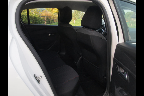 Peugeot e-208 EV 50 kWh | SOH 92% | Apple Carplay | Parkeersensoren | Navi | Cruise Control | NL-Auto |