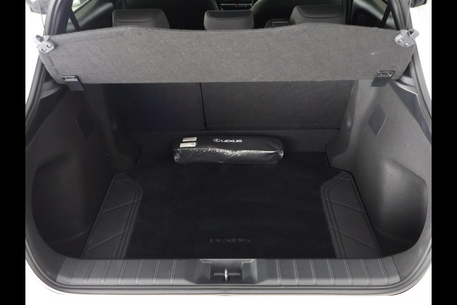 Lexus LBX 1.5 Business Line 2WD