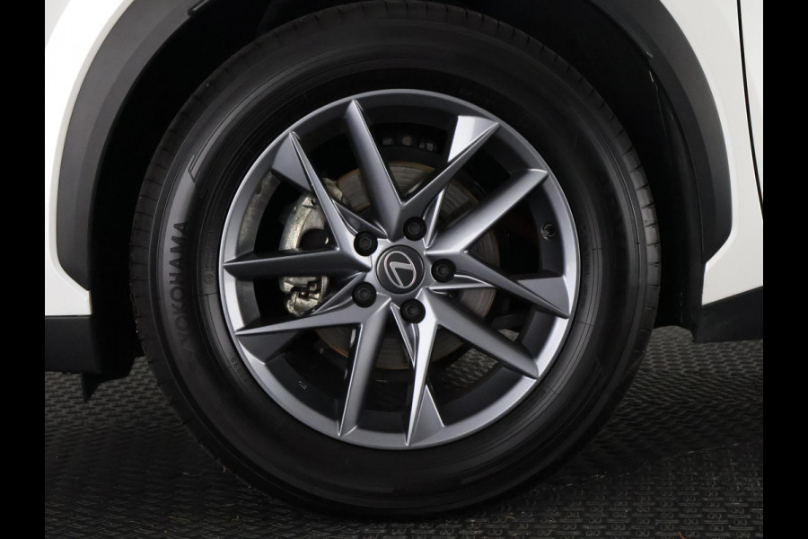 Lexus LBX 1.5 Business Line 2WD
