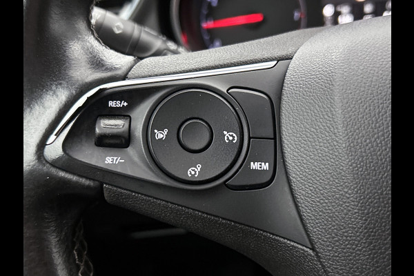 Opel Grandland X 1.2 Turbo Innovation / Airco / Navi / Cruise-ctr. / Apple Car Play - Android / Privacy Glass / Apk 09-2027
