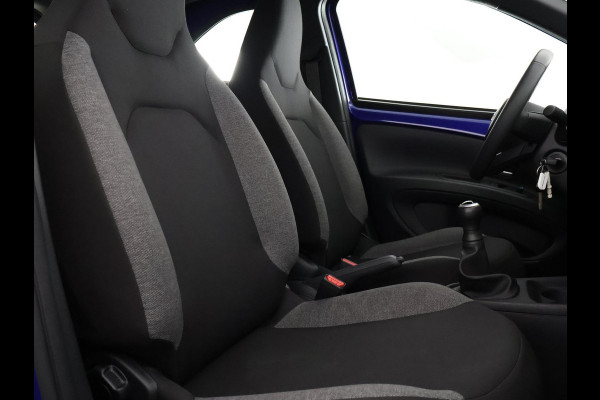 Toyota Aygo X 1.0 VVT-i MT Play |  Apple Carplay & AndroidAUTO | Adaptieve Cruise Control | Camera |