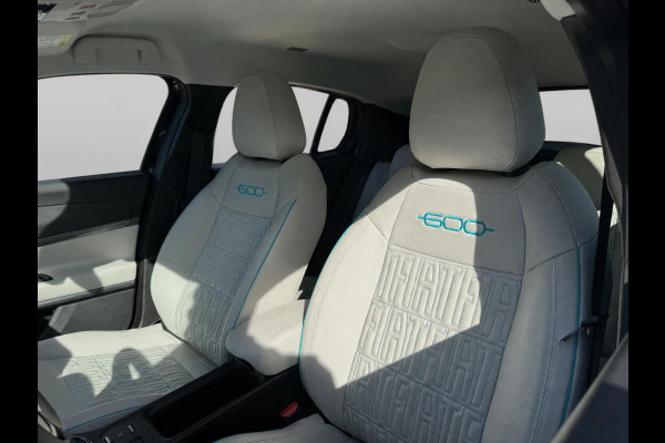 Fiat 600E La Prima 54 kWh | Lederen bekleding | Elektrische achterklep | Prijs is rijklaar