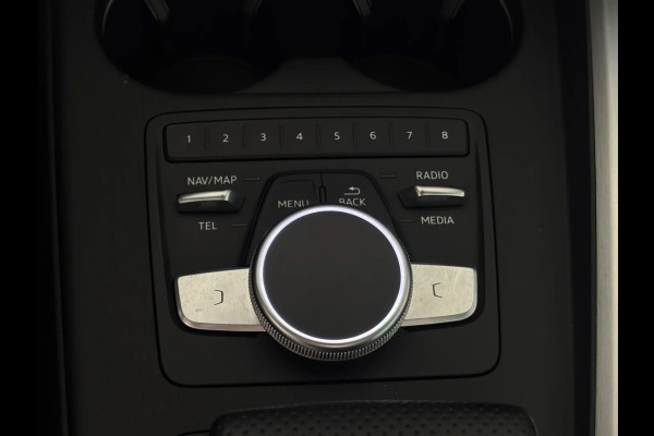 Audi A4 Avant 1.4 TFSI Sport S line black edition(Goed OnH, Pano, Carplay, Trekhaak, SfeerV, StoelV, Digitale Dash, Camera, Etc)