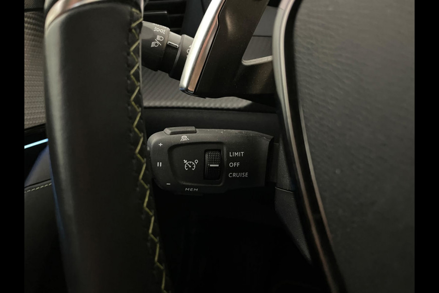 Peugeot 208 1.2 PureTech GT Pack AUTOMAAT AIRCO CLIMA NAVI CRUISE STOELVERW KEYLESS APPLE CARPLAY PRIVACYGLAS 1E EIG NIEUWSTAAT