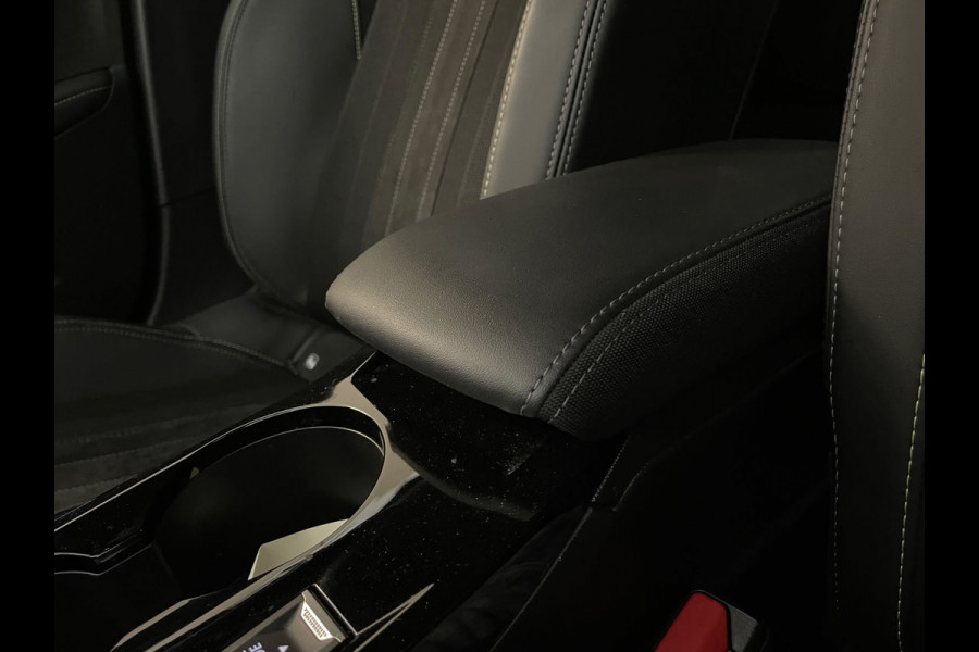 Peugeot 208 1.2 PureTech GT Pack AUTOMAAT AIRCO CLIMA NAVI CRUISE STOELVERW KEYLESS APPLE CARPLAY PRIVACYGLAS 1E EIG NIEUWSTAAT