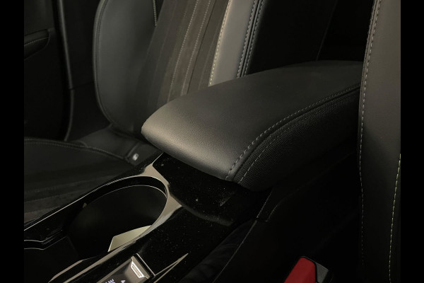 Peugeot 208 1.2 PureTech GT Pack AUTOMAAT AIRCO CLIMA NAVI CRUISE STOELVERW KEYLESS APPLE CARPLAY PRIVACYGLAS 1E EIG NIEUWSTAAT