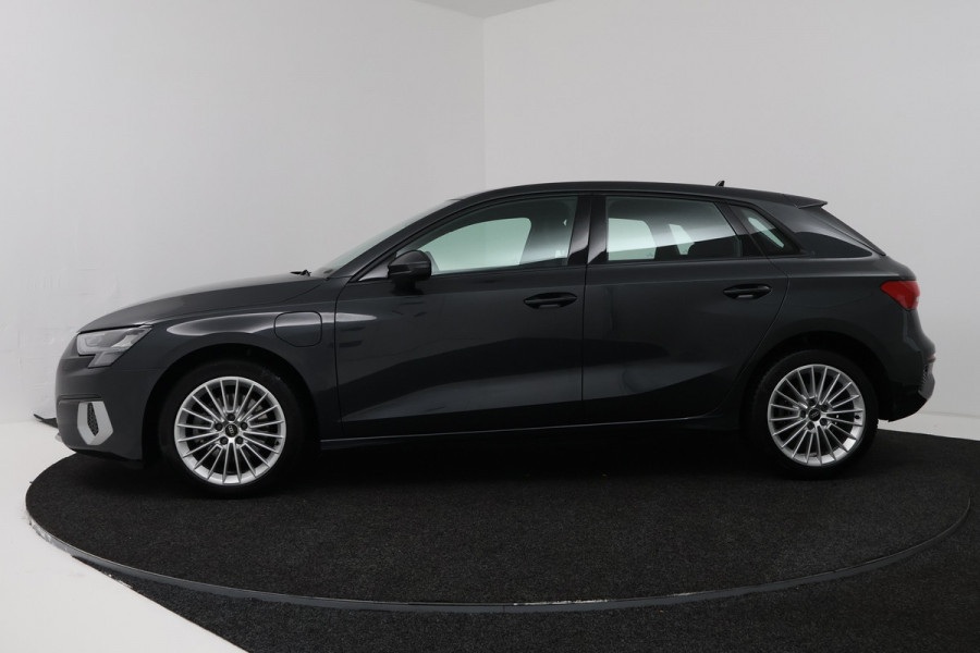 Audi A3 Sportback 40 TFSI e Edition (TREKHAAK, STOELVERWARMING, CAMERA, DIGITALE COCKPIT)