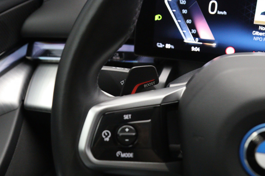 BMW i5 Touring eDrive40 M Sport Edition 84 kWh 340 PK, SOH 97 %, Panoramadak, Trekhaak, 360 Camera, H/K Sound,