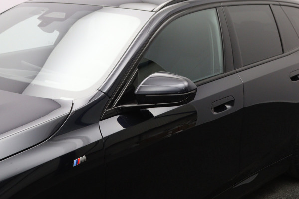 BMW i5 Touring eDrive40 M Sport Edition 84 kWh 340 PK, SOH 97 %, Panoramadak, Trekhaak, 360 Camera, H/K Sound,