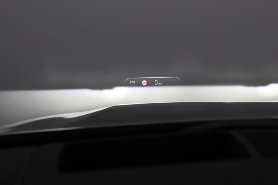 BMW i5 Touring eDrive40 M Sport Edition 84 kWh 340 PK, SOH 97 %, Panoramadak, Trekhaak, 360 Camera, H/K Sound,