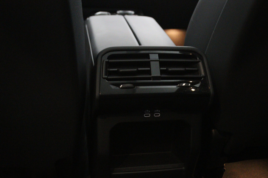 BMW i5 Touring eDrive40 M Sport Edition 84 kWh 340 PK, SOH 97 %, Panoramadak, Trekhaak, 360 Camera, H/K Sound,