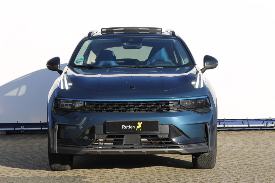 Lynk & Co 01 /360 Camera/ Adaptieve cruise control/ Elektrische stoelen/ BLIS/ Stoelverwarming/ Elektrische achterklep/ Climate control/ Parkeersensoren met camera/ Regensensor/ Keyless entry