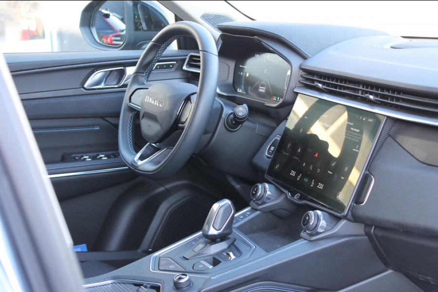 Lynk & Co 01 /360 Camera/ Adaptieve cruise control/ Elektrische stoelen/ BLIS/ Stoelverwarming/ Elektrische achterklep/ Climate control/ Parkeersensoren met camera/ Regensensor/ Keyless entry