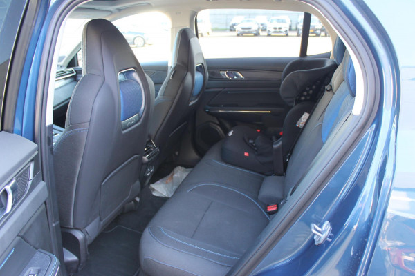Lynk & Co 01 /360 Camera/ Adaptieve cruise control/ Elektrische stoelen/ BLIS/ Stoelverwarming/ Elektrische achterklep/ Climate control/ Parkeersensoren met camera/ Regensensor/ Keyless entry