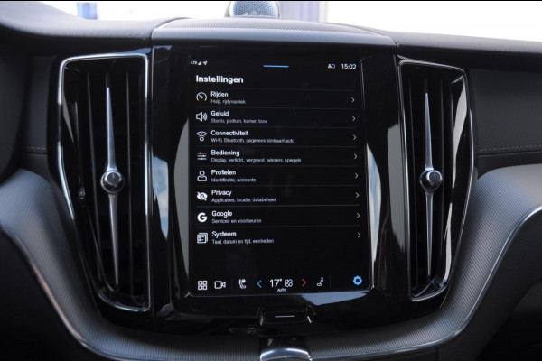 Volvo XC60 T6 350pk Automaat Plug-in AWD Ultra Black Edition Luchtvering/ Bowers & Wilkins/ Leder dashboard/ Adaptive cruise control/ Google infotainment/ 360Camera/ Keyless entry/