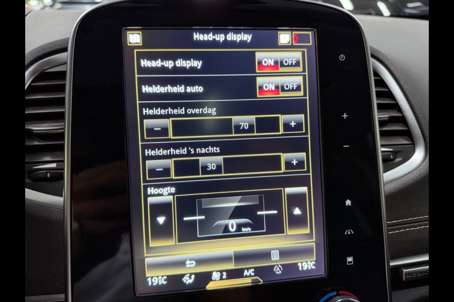 Renault Espace 1.8 TCe Initiale Paris 7p. PANO/MASSAGE-ST/LEDER/NAVI/CAM/DVD/H-UP///