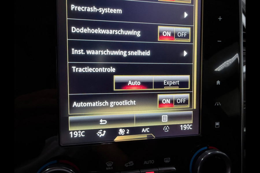 Renault Espace 1.8 TCe Initiale Paris 7p. PANO/MASSAGE-ST/LEDER/NAVI/CAM/DVD/H-UP///