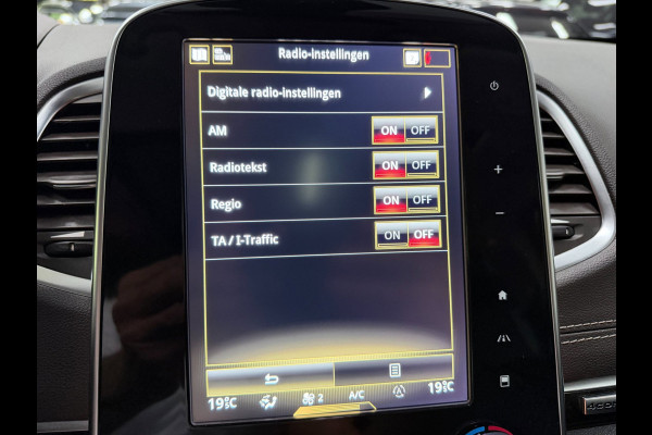 Renault Espace 1.8 TCe Initiale Paris 7p. PANO/MASSAGE-ST/LEDER/NAVI/CAM/DVD/H-UP///