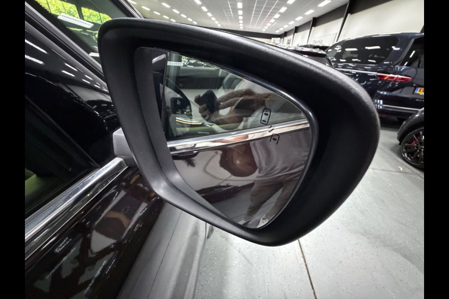 Renault Espace 1.8 TCe Initiale Paris 7p. PANO/MASSAGE-ST/LEDER/NAVI/CAM/DVD/H-UP///