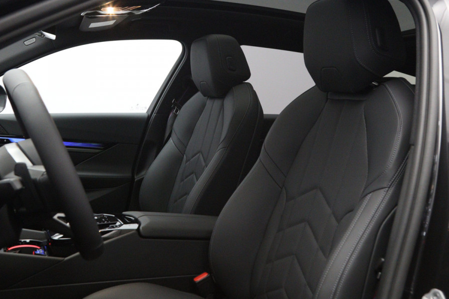 BMW 5 Serie Touring 530e xDrive 300 PK M Sport Pro Edition PHEV, Panoramadak, Trekhaak, H/K Sound, Head-Up