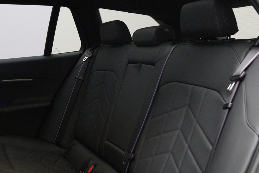 BMW 5 Serie Touring 530e xDrive 300 PK M Sport Pro Edition PHEV, Panoramadak, Trekhaak, H/K Sound, Head-Up