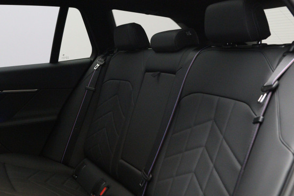 BMW 5 Serie Touring 530e xDrive 300 PK M Sport Pro Edition PHEV, Panoramadak, Trekhaak, H/K Sound, Head-Up