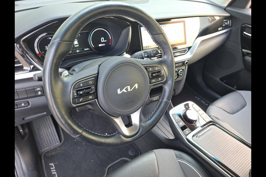 Kia e-Niro ComfortLine 64 kWh | SOH: 97,1% | Warmtepomp | 3 Fase | Climate | Stoelverwarming | Adaprtive CC | Camera |