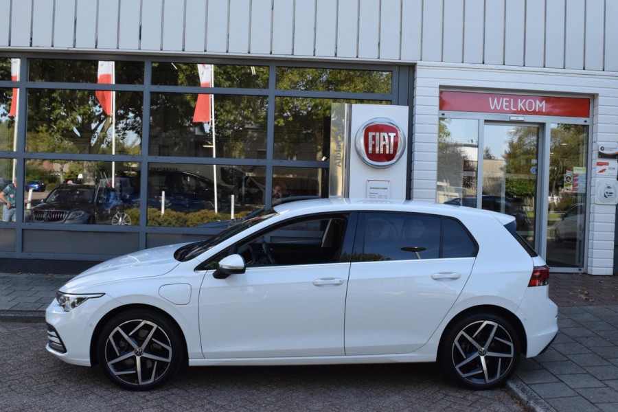 Volkswagen Golf 1.4 eHybrid|Cam.|Carplay|ACC|Stuur+stoelver.|Trekh