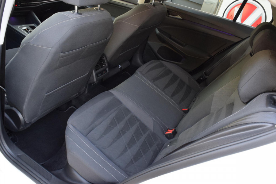 Volkswagen Golf 1.4 eHybrid|Cam.|Carplay|ACC|Stuur+stoelver.|Trekh