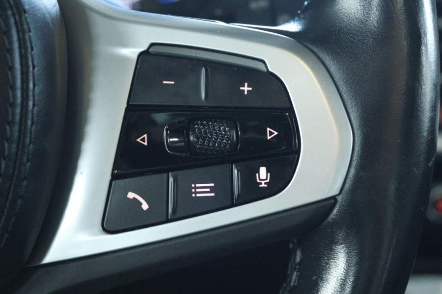 BMW iX3 High Executive 80 kWh (SOH 98%, PANORAMADAK, TREKHAAK, CRUISE CONTROL ADAPTIEF, CAMERA, STOELVERWARMING)
