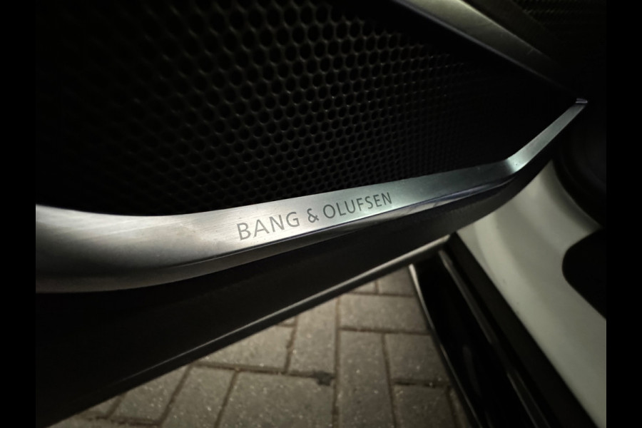 Audi RSQ3 Sportback 2.5 TFSI Pano|B&O|360|Carbon|Keyless|ACC