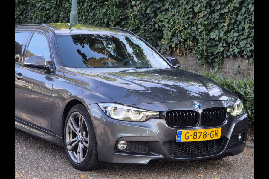 BMW 3 Serie Touring 320i M Sport Edition Panorama Apple CarPlay