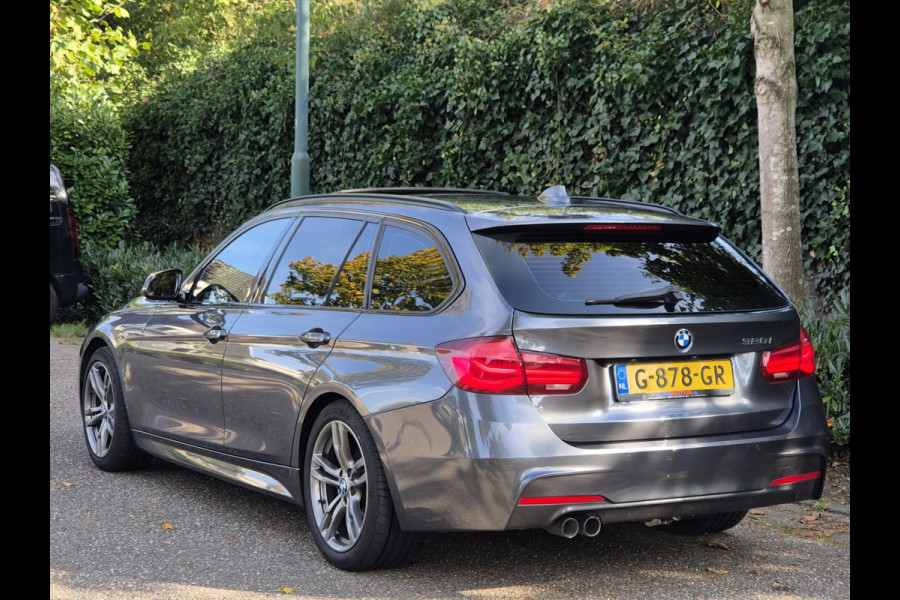 BMW 3 Serie Touring 320i M Sport Edition Panorama Apple CarPlay