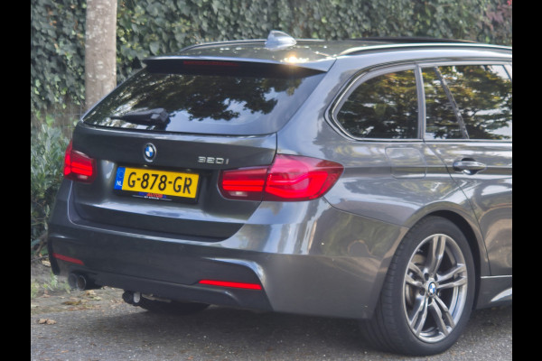 BMW 3 Serie Touring 320i M Sport Edition Panorama Apple CarPlay