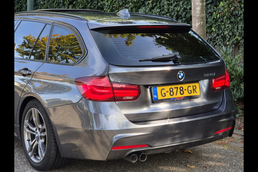 BMW 3 Serie Touring 320i M Sport Edition Panorama Apple CarPlay