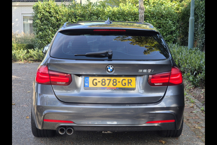 BMW 3 Serie Touring 320i M Sport Edition Panorama Apple CarPlay