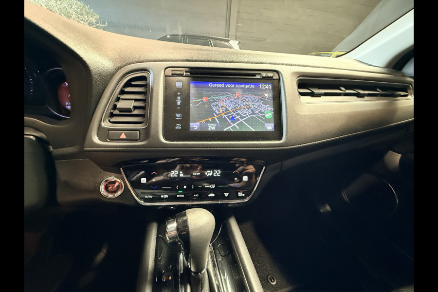 Honda HR-V 1.5 i-VTEC Executive Automaat. Pano. Camera. Nav. Trekhaak. Van eerste eigenaar met NAP.