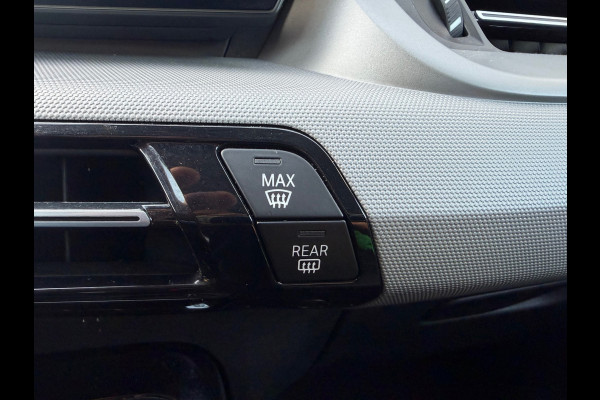 BMW X1 SDrive18i 136PK Aut. | Camera | Carplay | 19" M-Sport | Dealer Ond.