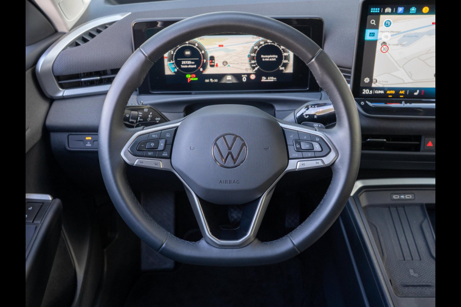 Volkswagen T-Roc 1.5 eTsi Automaat Life | Stoelverwarming | Camera | Adaptive Cruise